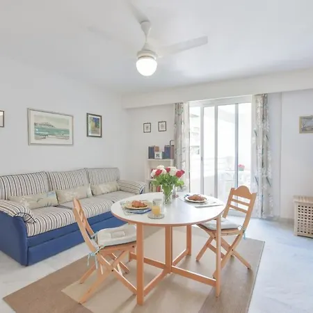 Appartement Palm Royal - For 4 With Balcony - 5 Minutes From The Antibes